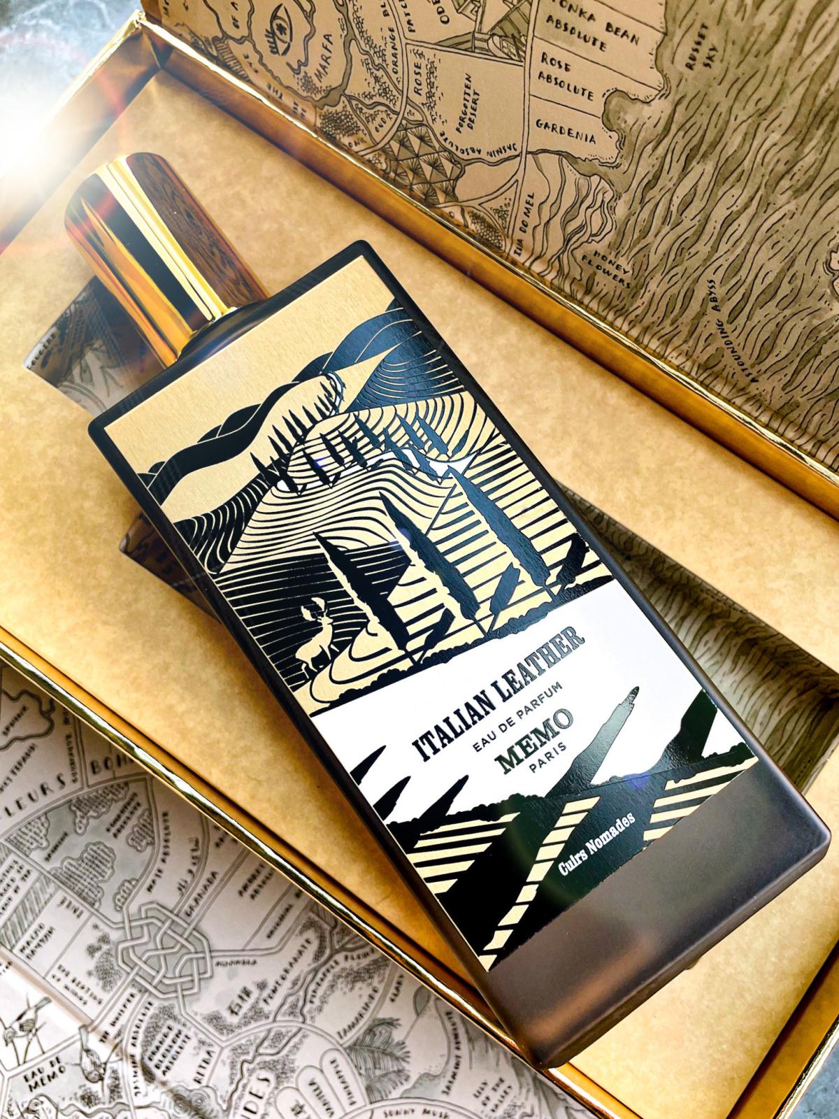 fotografie kartičkového vzorku Italian Leather od Memo, na přední straně jsou cypřiše