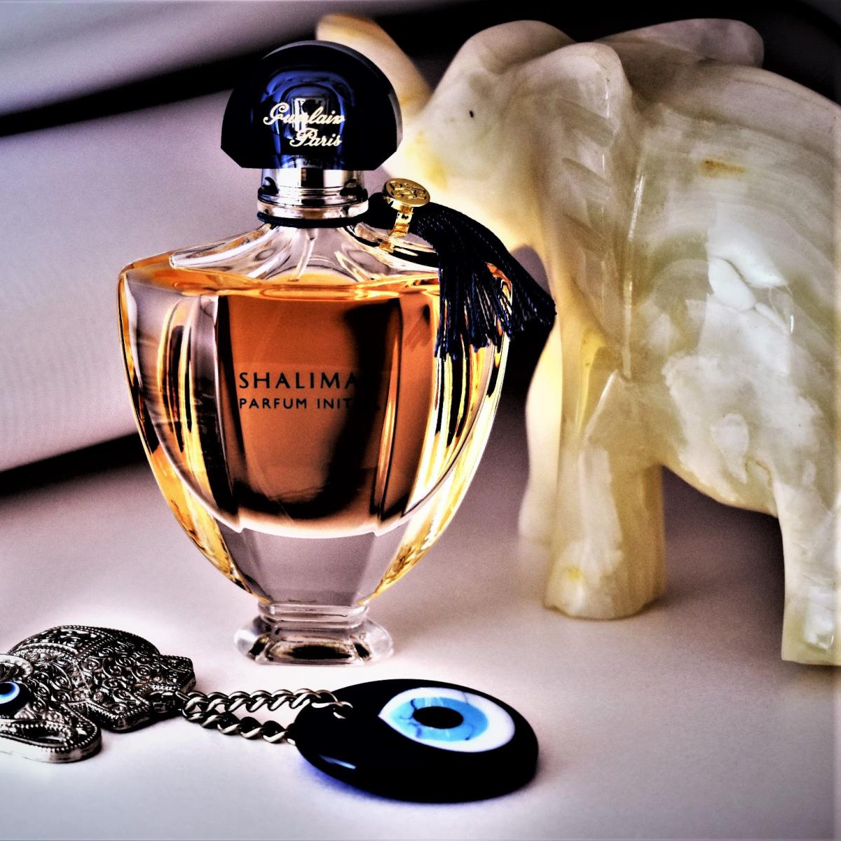 Shalimar de parfum. Шалимар герлен. Guerlain Shalimar Parfum initial. Shalimar от Guerlain. Туалетная вода Шалимар от герлен.