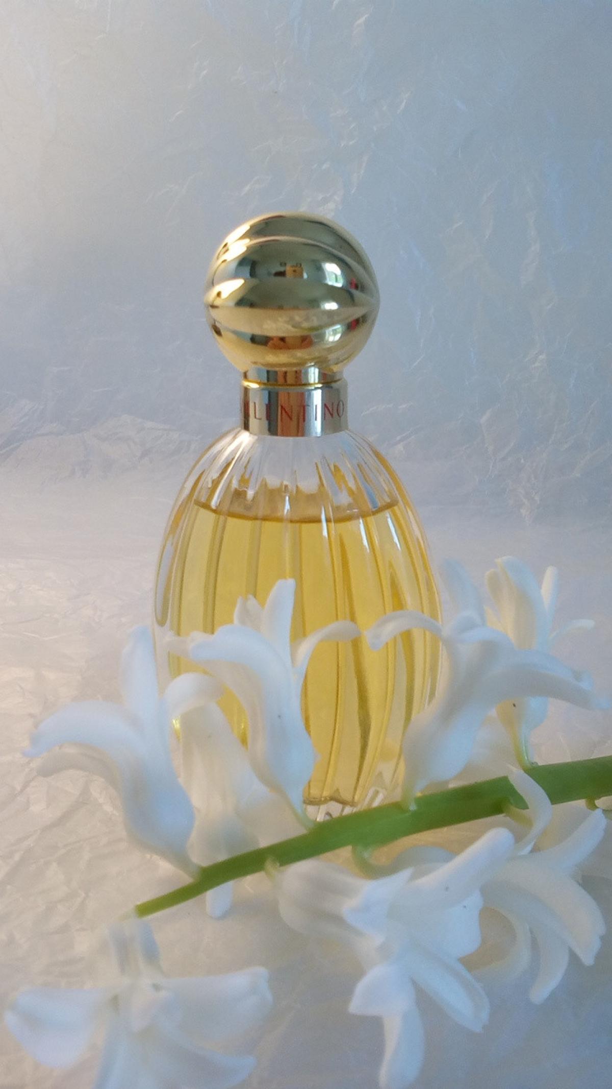 Valentino Valentino perfume - a fragrance for women 1978