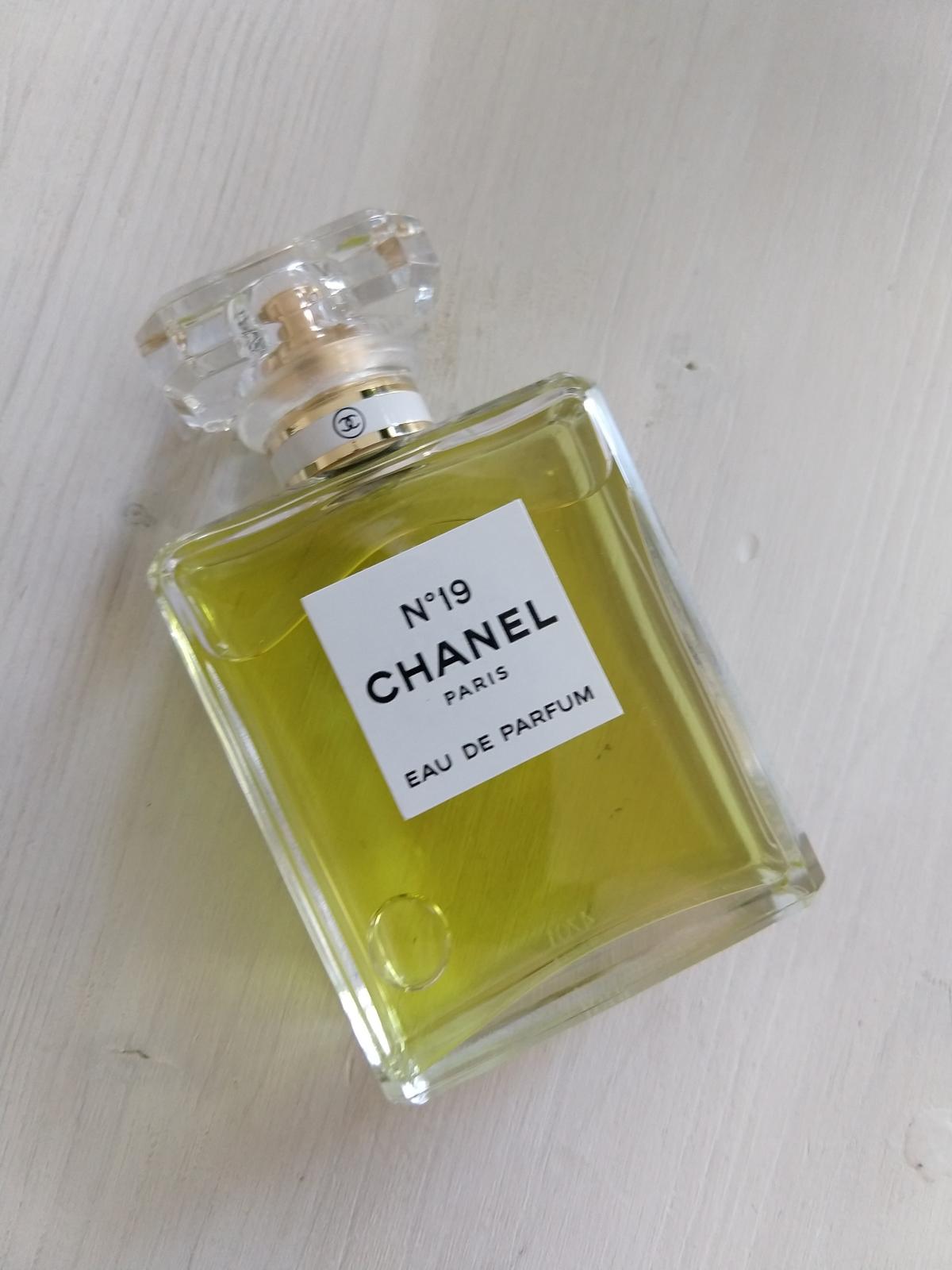 chanel-no-19-eau-de-parfum-chanel-perfume-a-fragrance-for-women