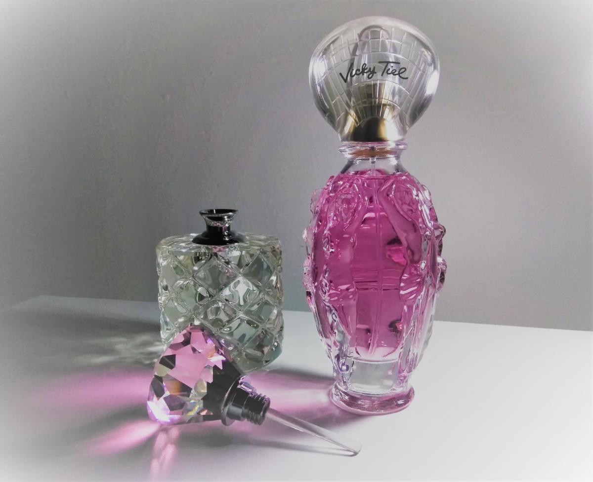 Sirene Vicky Tiel perfume - a fragrance for women 1994