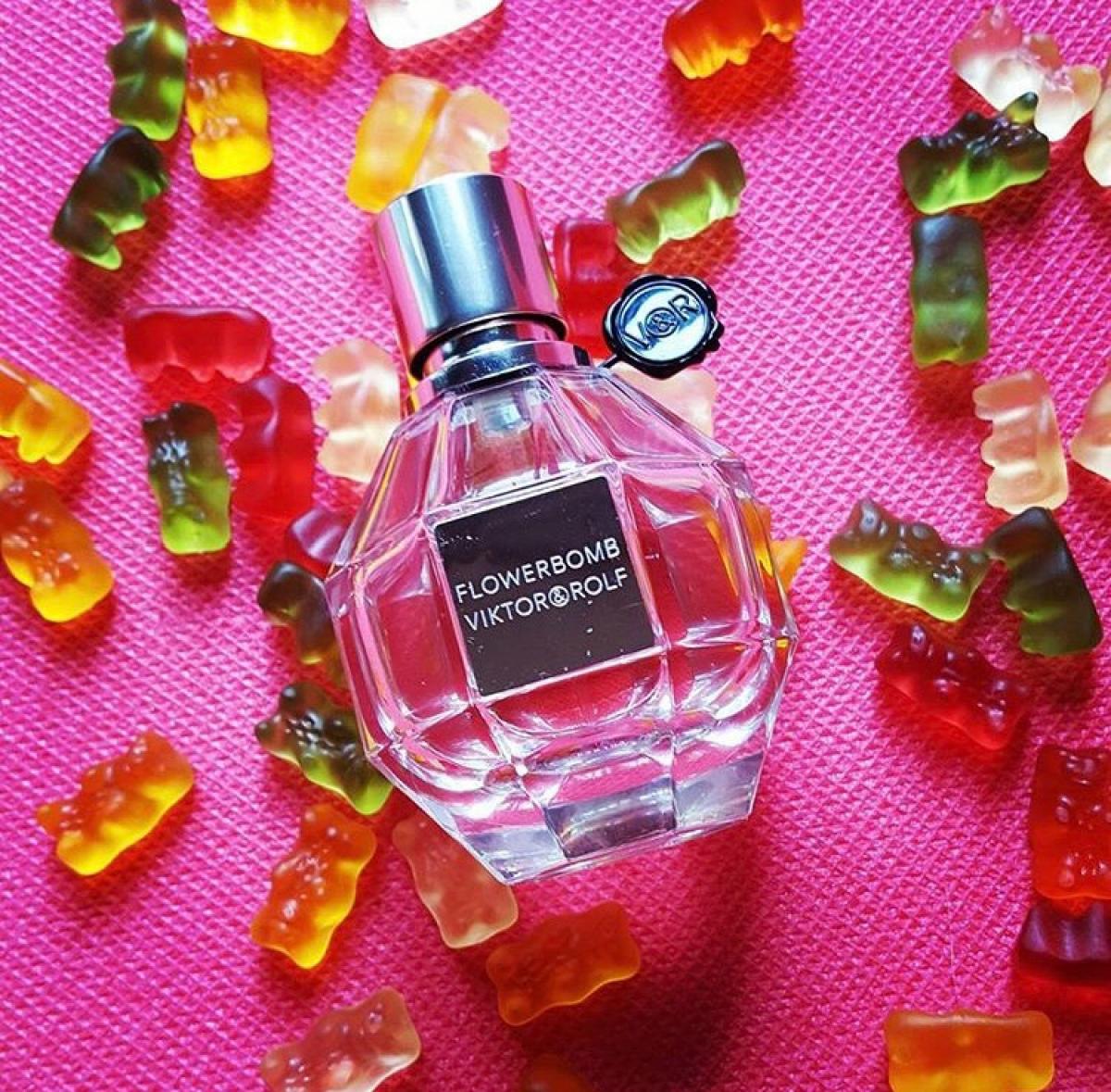 Flowerbomb Viktorandrolf Fragancia Una Fragancia Para Mujeres 2005