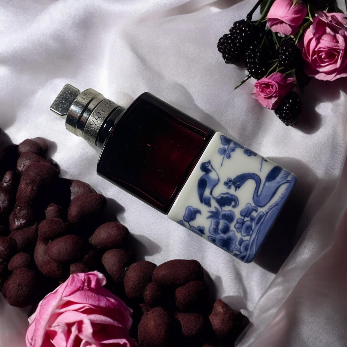 Soie Malaquais Dries Van Noten fragancia una nuevo fragancia para Hombres y Mujeres 2022