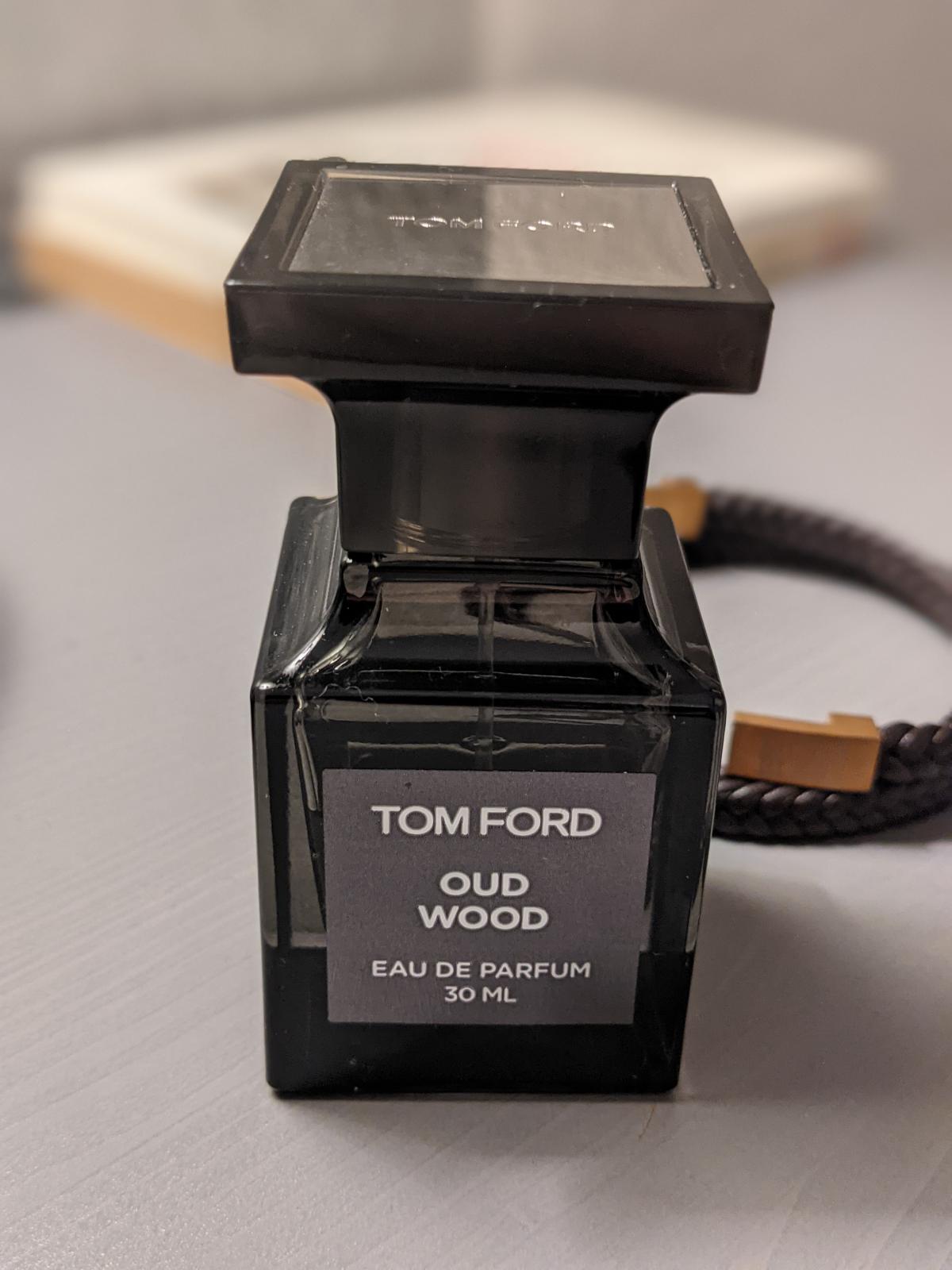 Oud Wood Tom Ford perfume - a fragrance for women and men 2007