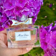 Miss Dior (new) Dior fragancia - una fragancia para Mujeres 2012