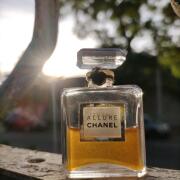 Allure Parfum Chanel 香水- 一款年女用香水