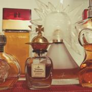 Versace Blonde オードトワレ 90ml Versace's Blonde (1995) by Versace, Eau De Toilette 50 Ml71