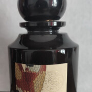 Venenum 32 L'Artisan Parfumeur 香水- 一款2016年中性香水