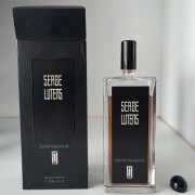 Santal Majuscule Serge Lutens 香水- 一款2012年中性香水