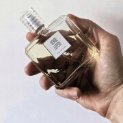 L'Eau de Paille Serge Lutens perfume - a fragrância Compartilhável