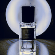 Tuxedo Sharp Patchouli Yves Saint Laurent 香水 - 2025年のユニ