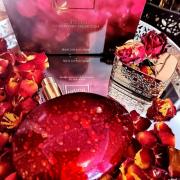 Ruby Red The House of Oud perfume - a fragrância Compartilhável 2022