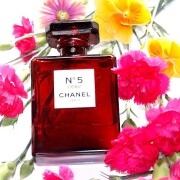 Chanel No 5 L'Eau Red Edition Chanel 香水- 一款2018年女用香水