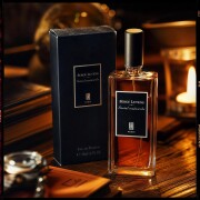 Santal Majuscule Serge Lutens 香水- 一款2012年中性香水