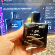 Bleu de Chanel Chanel colonie - un parfum de barbati 2010