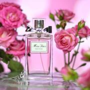 Miss Dior Rose N'Roses Dior 香水- 一款2020年女用香水