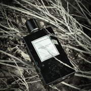 Orchid Leather Van Cleef & Arpels 香水- 一款2021年中性香水