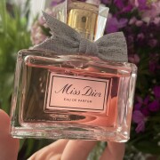 Miss Dior Eau de Parfum (2021) Dior 香水 - 2021年の女性用 フレグランス