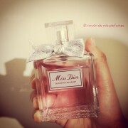 Miss Dior Blooming Bouquet (2023) Dior 香水- 一款2023年女用香水