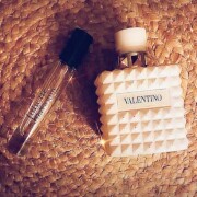 Valentino Donna Born in Roma Ivory Valentino 香水- 一款2025年新的