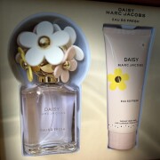 Daisy Eau So Fresh Marc Jacobs 香水- 一款2011年女用香水