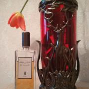 serge lutens un bois vanille fragrantica