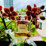 Allure Parfum Chanel perfume - a fragrance for women