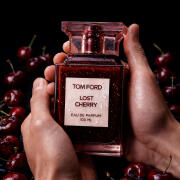 Photo by CONSTANTlNE