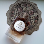 White Rose de Alix Atkinsons perfume - a fragrance for women and
