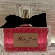 Miss Dior Essence Dior 香水- 一款2025年新的女用香水