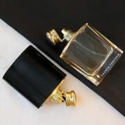 Photo by TasniaTanisha