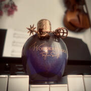 Wonderstruck Taylor Swift 香水- 一款2011年女用香水
