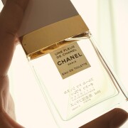 Une Fleur de Chanel Chanel perfume - a fragrância Feminino 1998