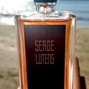 Fleurs d'Oranger Serge Lutens 香水- 一款1995年中性香水