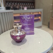 Versace Pour Femme Dylan Purple Versace 香水- 一款2022年女用香水