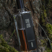 Santal Majuscule Serge Lutens perfume - a fragrância