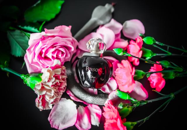 Perfumes and Colognes Magazine, Perfume Reviews and Online